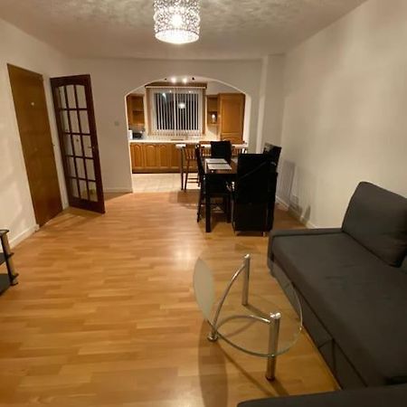 3 Bedroom Home-אינברקייטינג מראה חיצוני תמונה