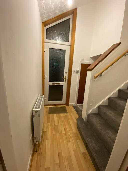 3 Bedroom Home-אינברקייטינג מראה חיצוני תמונה